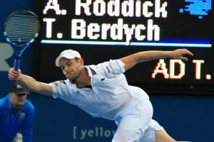 A fully-stretched Andy Roddick in his complicated semifinal match against Tomas Berdych
