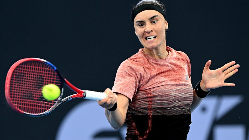 Anhelina Kalinina fights back to defeat Kimberly Birrell for a 2025 Brisbane International semifinal berth. Photo: Getty Images